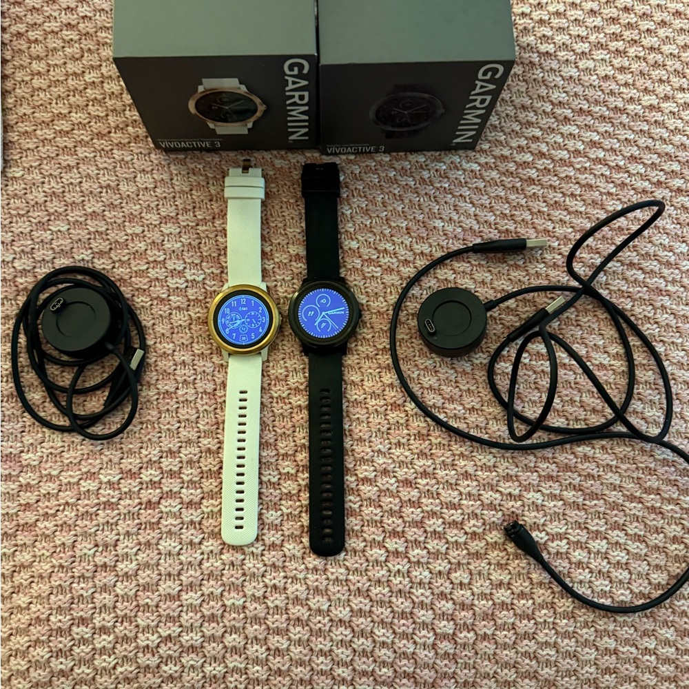 GarminVivo Active 3 Smartwatch Black and White